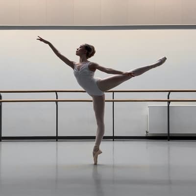 ruby ophelia — Classical dancer, United Kingdom