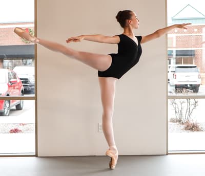 Ashley Moyzis — Classical dancer, United States