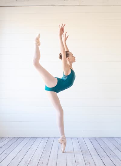 Ashley Moyzis — Classical dancer, United States