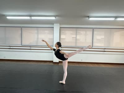 Sara Farinon — dancer, Brazil