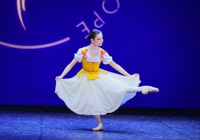 Louise Vaiano — Classical dancer, France
