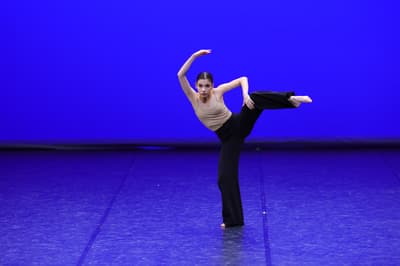 Louise Vaiano — Classical dancer, France