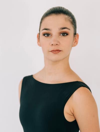 Louise Vaiano — Classical dancer, France
