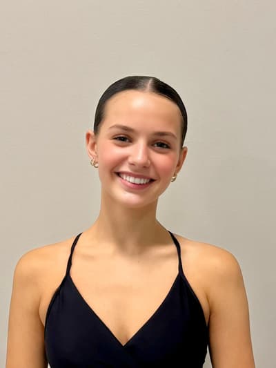 Eva Claughton — Classical dancer