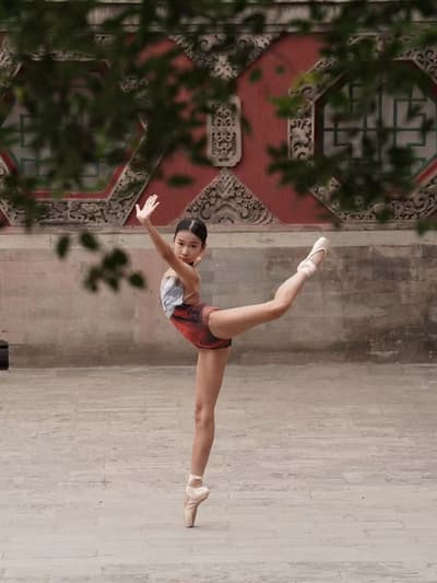 XinQing Zhao — Classical dancer, China