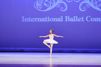 XinQing Zhao — Classical dancer, China