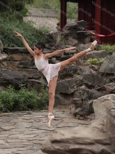 XinQing Zhao — Classical dancer, China