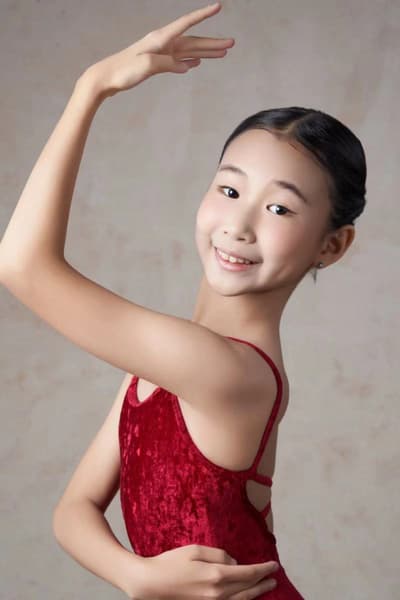XinQing Zhao — Classical dancer, China
