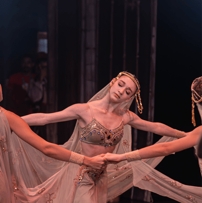Bruna Cadinelli — dancer