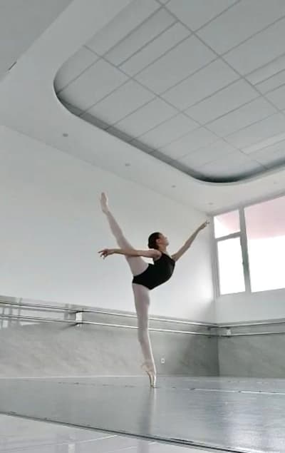 Caitlynn Senjaya — Modern dancer, Indonesia