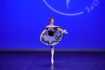 Pauline Vandoolaeghe — Classical dancer, Marke, Belgium