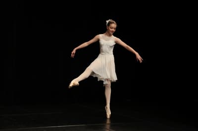 Pauline Vandoolaeghe — Classical dancer, Marke, Belgium