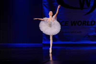 LEANCA IRIS ANA-MARIA — Contemporary dancer, Romania