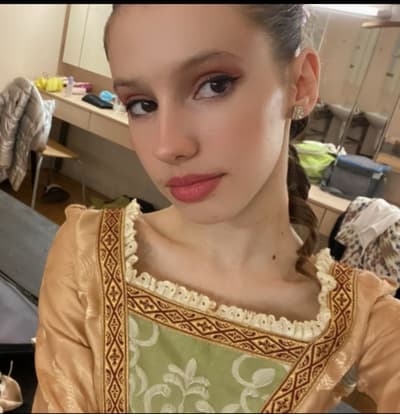 LEANCA IRIS ANA-MARIA — Contemporary dancer, Romania