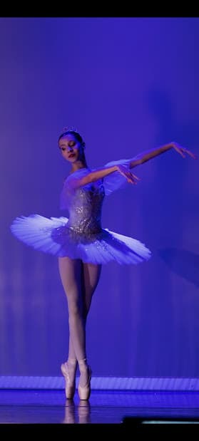 LEANCA IRIS ANA-MARIA — Contemporary dancer, Romania
