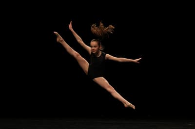 Nelle Vanhauwaert — Contemporary dancer, Belgium