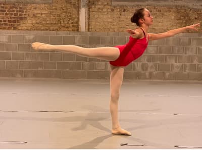 Nelle Vanhauwaert — Contemporary dancer, Belgium