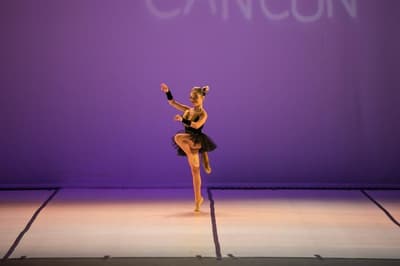 Iria Navarro — Contemporary dancer, Mexico