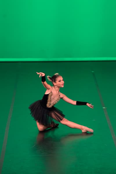 Iria Navarro — Contemporary dancer, Mexico
