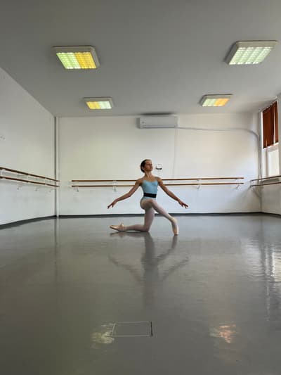 Medeea Caplea — Classical dancer, Romania