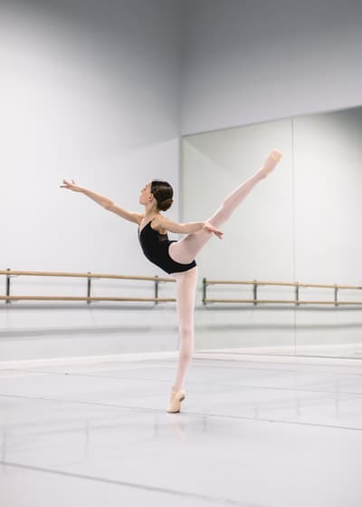 Ellary Day Szyndlar — Classical dancer, United States
