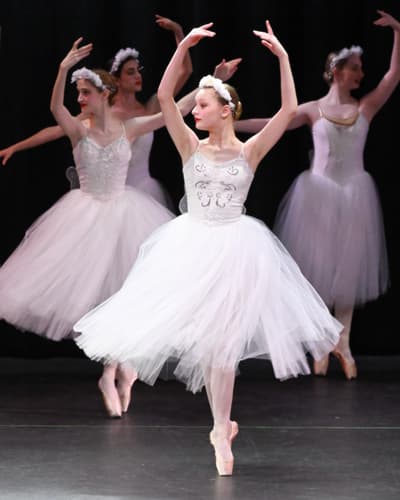Eliza Gardner — Classical dancer, United States
