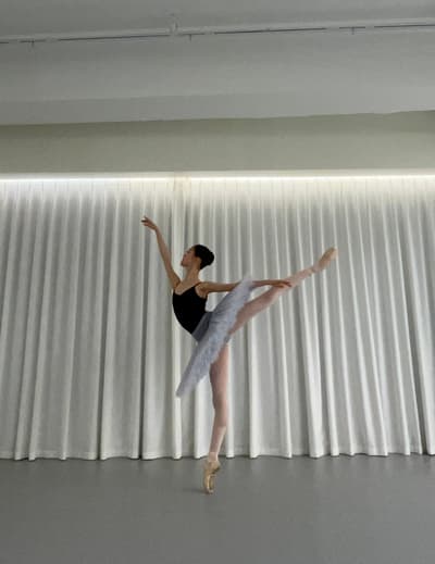 BOGYEONG SIN — dancer, South Korea