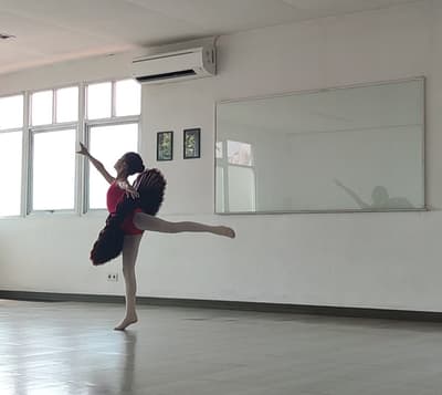 Niskala Aida Hendrian — Classical dancer, Indonesia