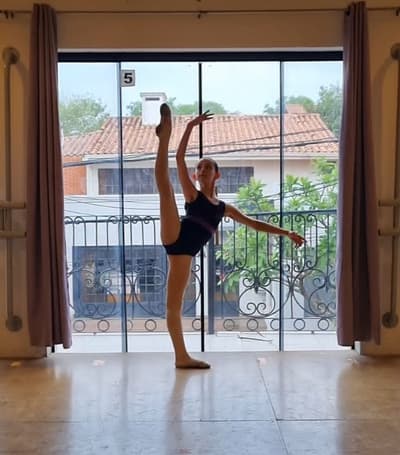 Renata Maria Malvetti Gonzalez — Classical dancer, Paraguay
