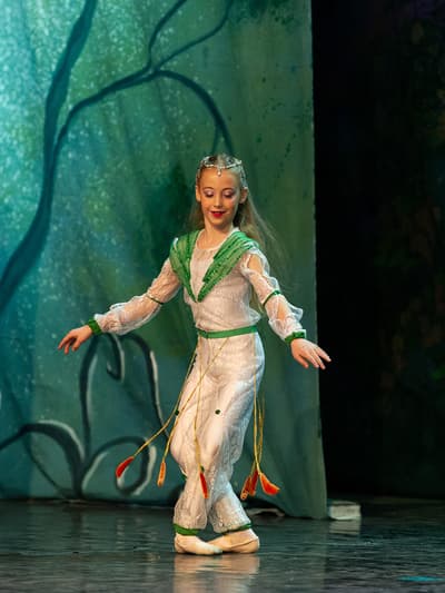 Sabina Chaikovskaya — Classical dancer, Belarus
