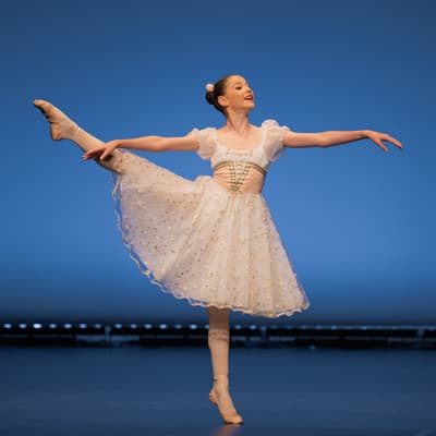 Brooke McMahon — Classical dancer, New Zealand