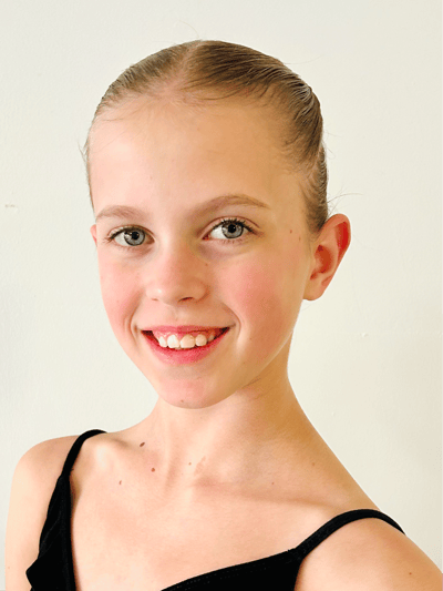 Ella Simon — Classical dancer