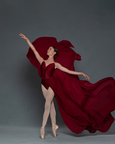 Mara Frunza — Modern dancer, Jersey