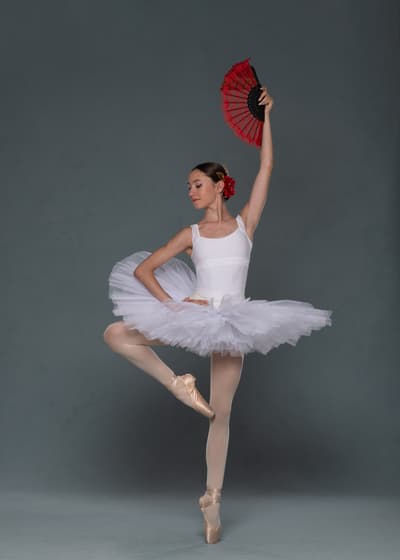 Mara Frunza — Modern dancer, Jersey