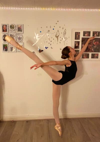 Mara Frunza — Modern dancer, Jersey
