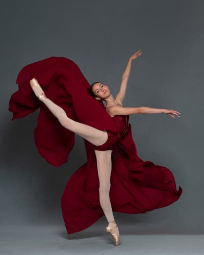 Mara Frunza — Modern dancer, Jersey