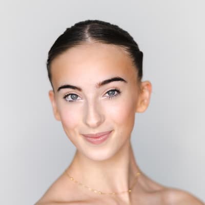 Ivy Lanhardt — Classical dancer