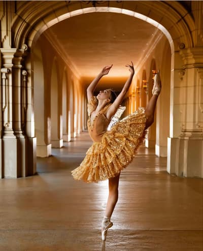 Ivy Lanhardt — Classical dancer