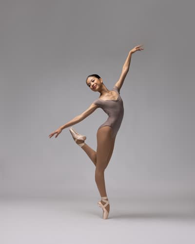 Afina Hiyori Gosla — dancer, United States