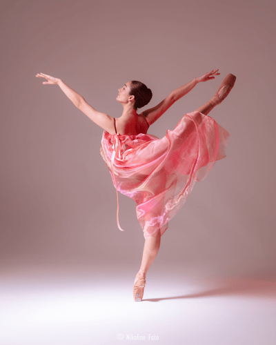 Miriam Berdie — Classical dancer