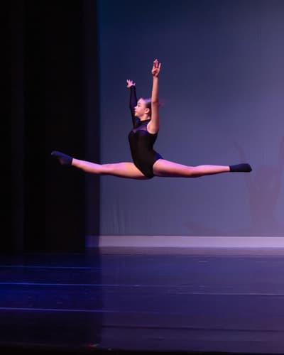 Valentina Scheibe Kirinus — dancer, Brazil