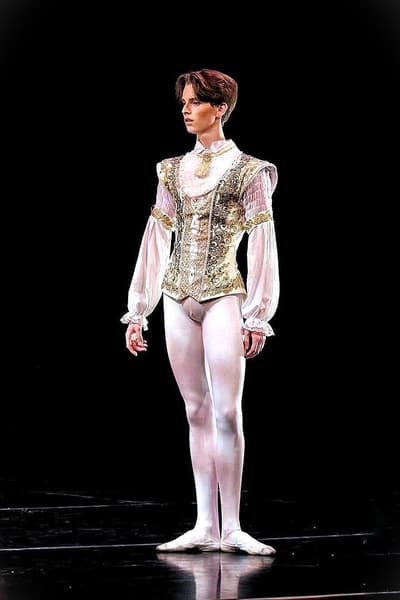 Devon Luxton — Classical dancer, Germany
