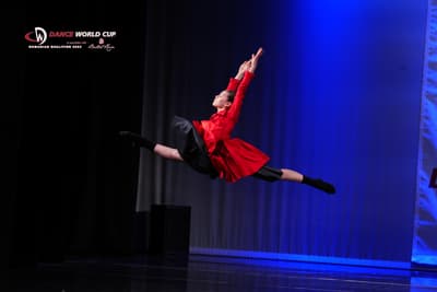 Sara Alexandra Dinescu — Contemporary dancer, Romania