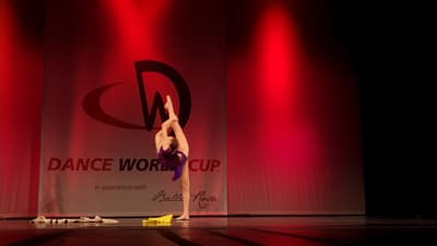 Sara Alexandra Dinescu — Contemporary dancer, Romania