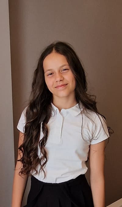 Sara Alexandra Dinescu — Contemporary dancer, Romania