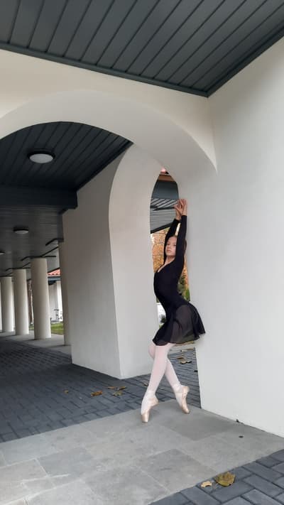 Veronika Zirchuk — Classical dancer, Romania