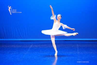 Veronika Zirchuk — Classical dancer, Romania