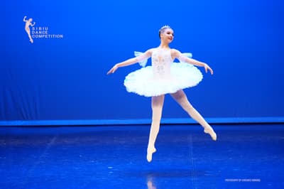 Veronika Zirchuk — Classical dancer, Romania