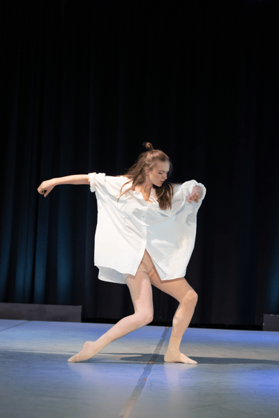 Myrna Lømo — Neoclassical dancer, Oslo, Norway