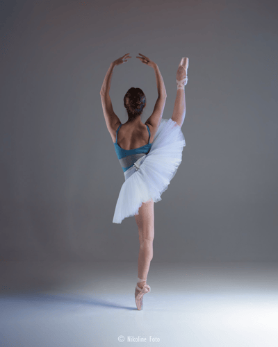 Myrna Lømo — Neoclassical dancer, Oslo, Norway